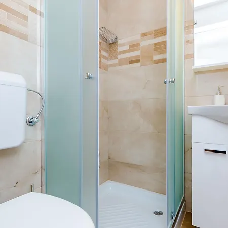 Baza Guest house