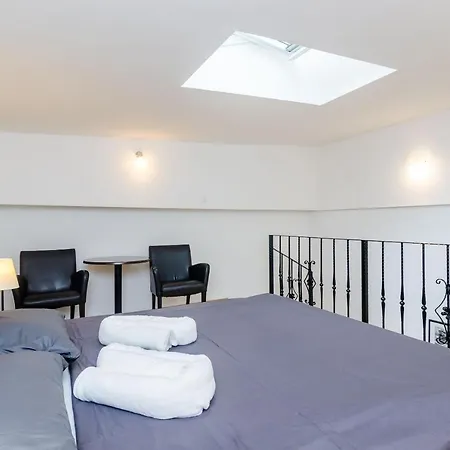 Baza Gæstehus 3*