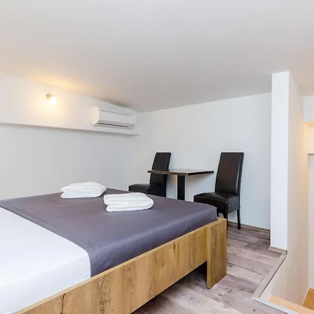Gasthuis Baza 3*
